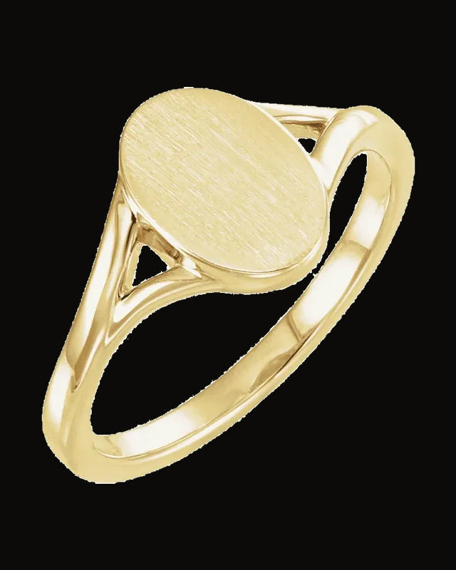 Oval Signet Ring — 14K Yellow Gold · 11 x 7.5 mm