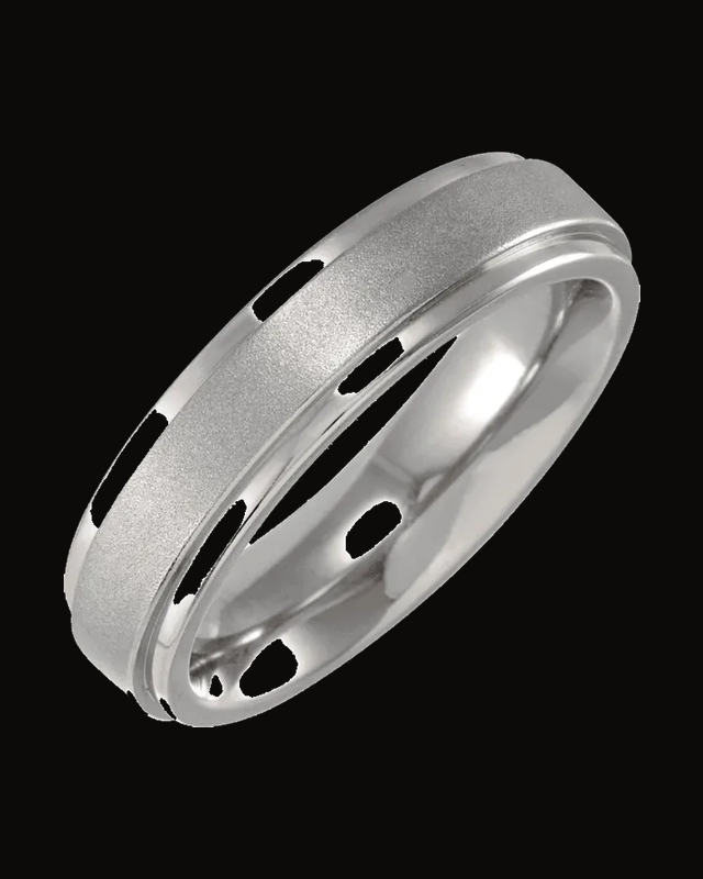 Stepped-Edge Comfort-Fit Flat Band with Oxidized Finish — Titanium · 5 mm