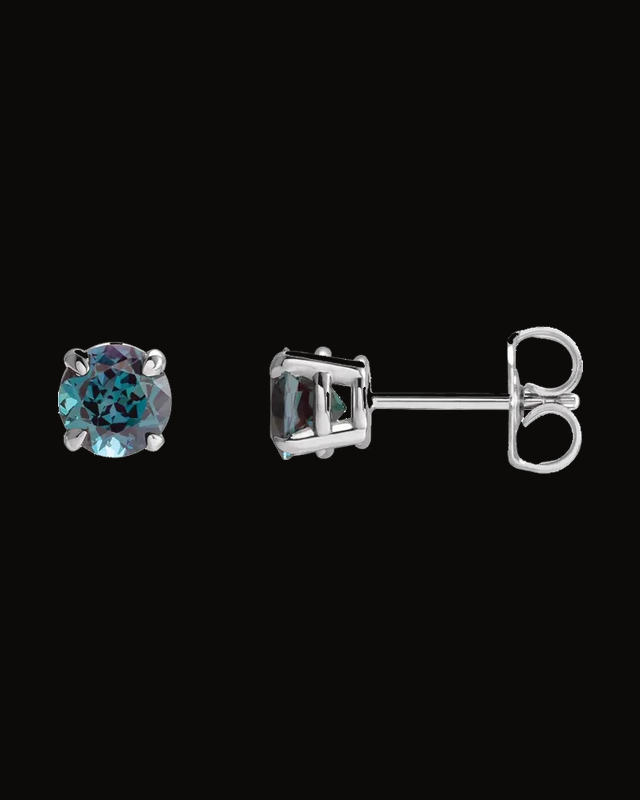 Round 4-Prong Claw Stud Earrings — 14K White / Yellow Gold · 5 mm